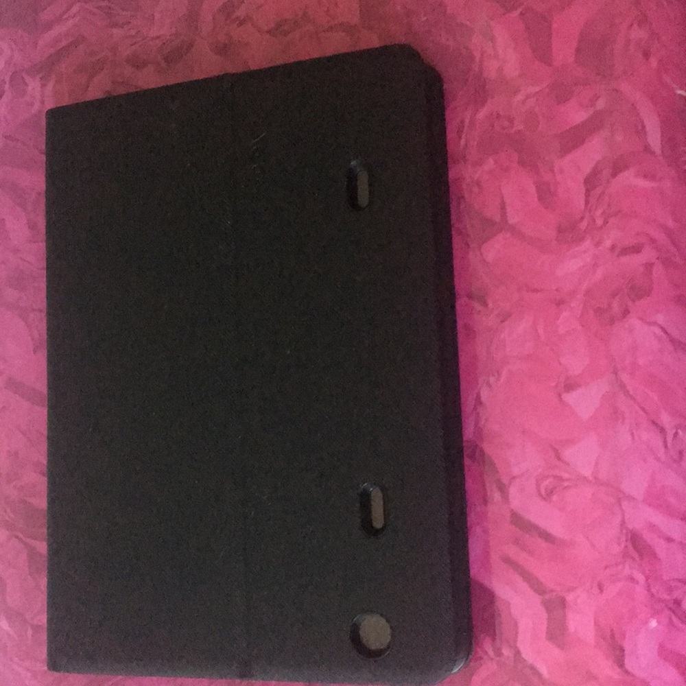 Verizon ipad w/ keyboard - Picture 2 of 3